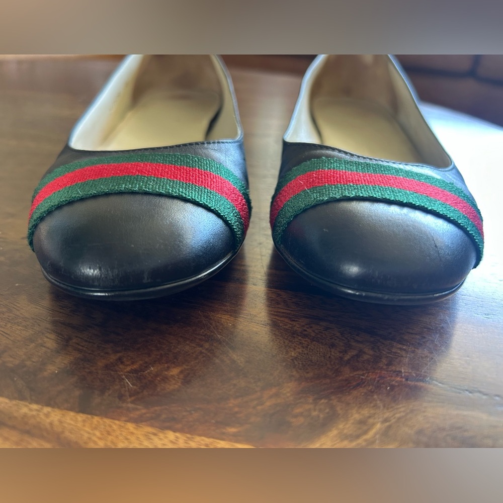 Gucci Black Leather Ballet Flats with Green and Red Stripe - Picture 2 of 8